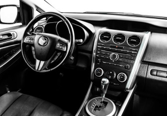 Подержанный автомобиль Mazda CX-7 2010 года (8 фото)