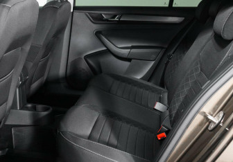 Подержанный автомобиль Skoda Rapid Liftback 2018 года (11 фото)