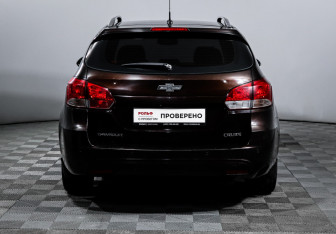 Подержанный автомобиль Chevrolet Cruze Wagon 2014 года (6 фото)