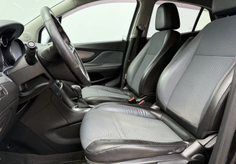 Подержанный автомобиль Opel Mokka 2013 года (10 фото)