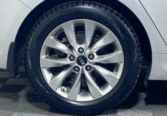 Подержанный автомобиль Kia Optima Sedan 2017 года (5 фото)