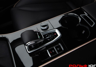 Подержанный автомобиль Omoda C5 2023 года (15 фото)