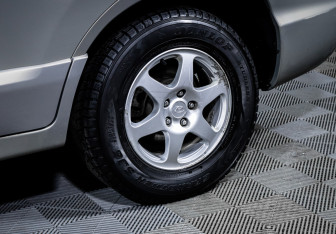 Подержанный автомобиль Hyundai Santa Fe 2008 года (15 фото)