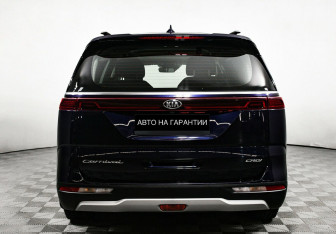 Подержанный автомобиль Kia Carnival 2021 года (4 фото)