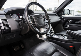 Подержанный автомобиль Land Rover Range Rover 2018 года (8 фото)