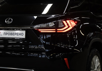 Подержанный автомобиль Lexus RX 2017 года (23 фото)