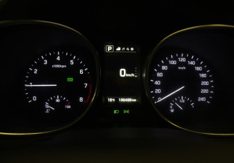 Подержанный автомобиль Hyundai Santa Fe 2015 года (11 фото)