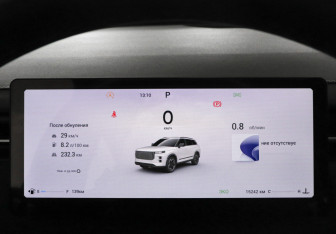 Подержанный автомобиль Jaecoo J7 2024 года (11 фото)