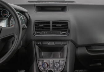 Подержанный автомобиль Opel Meriva 2011 года (14 фото)