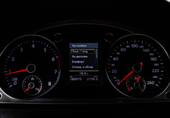 Подержанный автомобиль Volkswagen Passat Sedan 2012 года (10 фото)