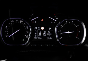 Подержанный автомобиль Peugeot Traveller 2021 года (12 фото)