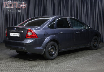 Подержанный автомобиль Ford Focus Sedan 2008 года (5 фото)