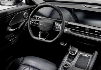 Подержанный автомобиль Chery Arrizo 8 2024 года (19 фото)