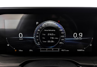 Подержанный автомобиль Kia K5 2022 года (16 фото)