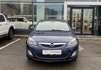 Подержанный автомобиль Opel Astra Hatchback 2010 года (2 фото)