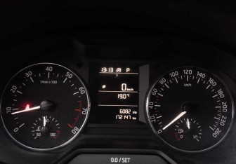 Подержанный автомобиль Skoda Octavia Liftback 2014 года (12 фото)