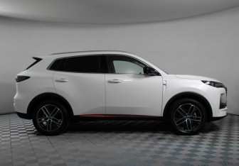 Подержанный автомобиль Changan UNI-S 2024 года (4 фото)