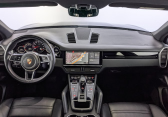 Подержанный автомобиль Porsche Cayenne 2019 года (14 фото)