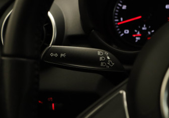 Подержанный автомобиль Audi A1 2014 года (17 фото)