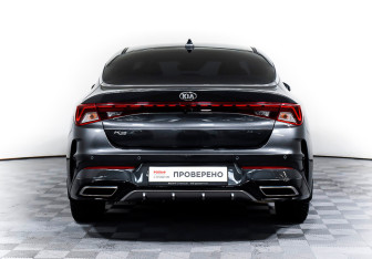 Подержанный автомобиль Kia K5 2021 года (6 фото)