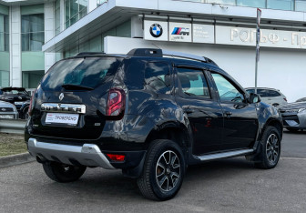 Подержанный автомобиль Renault Duster 2016 года (5 фото)