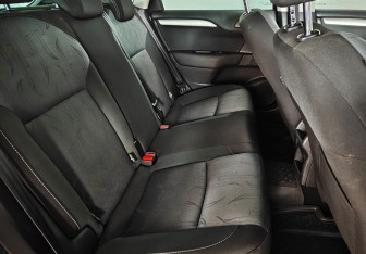 Подержанный автомобиль Citroen C4 Hatchback 2012 года (10 фото)