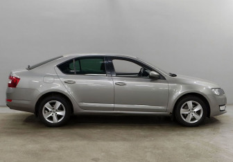 Подержанный автомобиль Skoda Octavia Liftback 2016 года (4 фото)