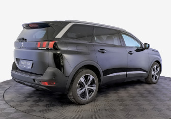 Подержанный автомобиль Peugeot 5008 Suv 2018 года (5 фото)