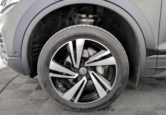 Подержанный автомобиль Volkswagen Touareg 2020 года (18 фото)