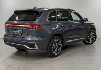 Подержанный автомобиль Geely Monjaro 2023 года (5 фото)