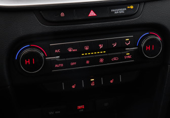 Подержанный автомобиль Kia Ceed Hatchback 2022 года (14 фото)