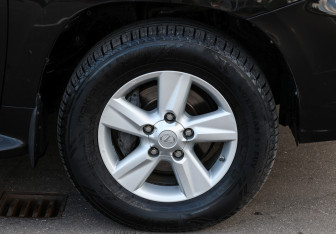 Подержанный автомобиль Lexus LX 2013 года (28 фото)