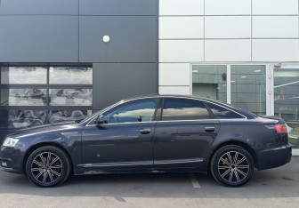 Подержанный автомобиль Audi A6 Sedan 2010 года (8 фото)