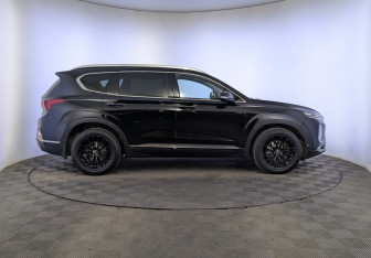 Подержанный автомобиль Hyundai Santa Fe 2018 года (4 фото)