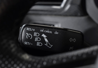 Подержанный автомобиль Skoda Rapid Liftback 2015 года (11 фото)