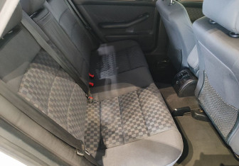 Подержанный автомобиль Audi A6 Sedan 2001 года (11 фото)