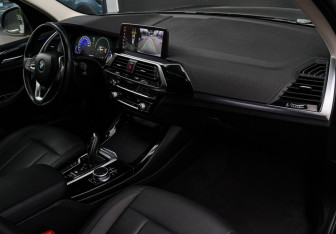 Подержанный автомобиль BMW X3 2019 года (7 фото)