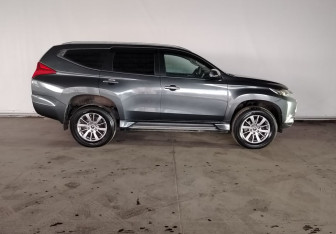 Подержанный автомобиль Mitsubishi Pajero Sport 2018 года (4 фото)