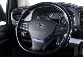 Подержанный автомобиль Citroen SpaceTourer 2018 года (15 фото)