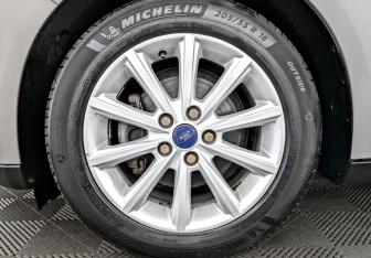 Подержанный автомобиль Ford Focus Wagon 2017 года (9 фото)