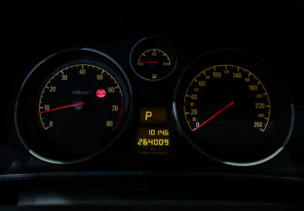 Подержанный автомобиль Opel Astra Hatchback 2008 года (21 фото)