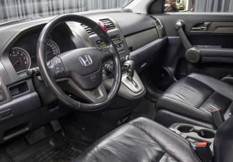 Подержанный автомобиль Honda CR-V 2011 года (15 фото)