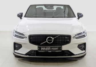 Подержанный автомобиль Volvo S60 2019 года (2 фото)