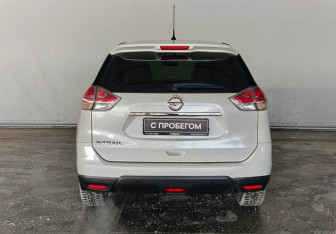 Подержанный автомобиль Nissan X-Trail 2016 года (5 фото)