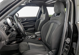 Подержанный автомобиль MINI Clubman Wagon 2021 года (20 фото)