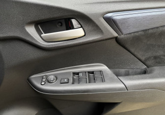 Подержанный автомобиль Honda Shuttle Wagon 2017 года (17 фото)