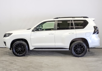 Подержанный автомобиль Toyota Land Cruiser Prado 2021 года (8 фото)