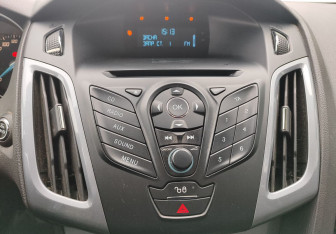 Подержанный автомобиль Ford Focus Wagon 2012 года (14 фото)