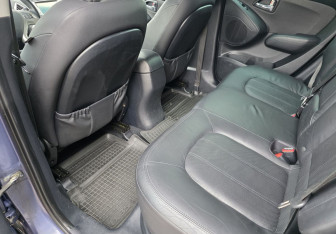 Подержанный автомобиль Hyundai ix35 2012 года (10 фото)