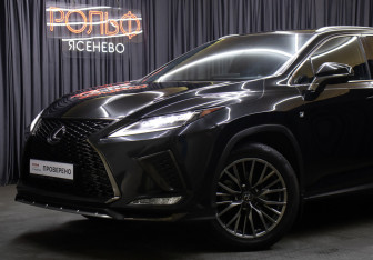 Подержанный автомобиль Lexus RX 2020 года (22 фото)